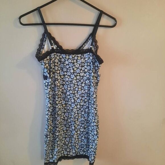 Divided Floral Slip Dress - Picture 3 of 4